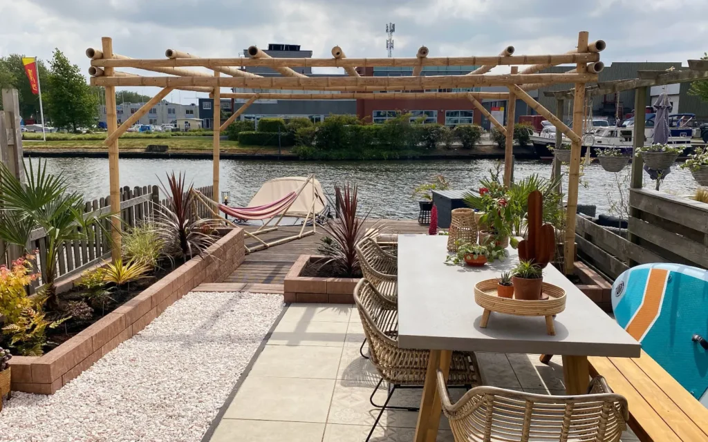 Bambus Pavillion Lys Overdækket terrasse ved vand