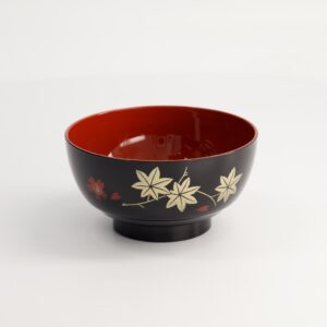 Japansk skål med ahorn blade motiv