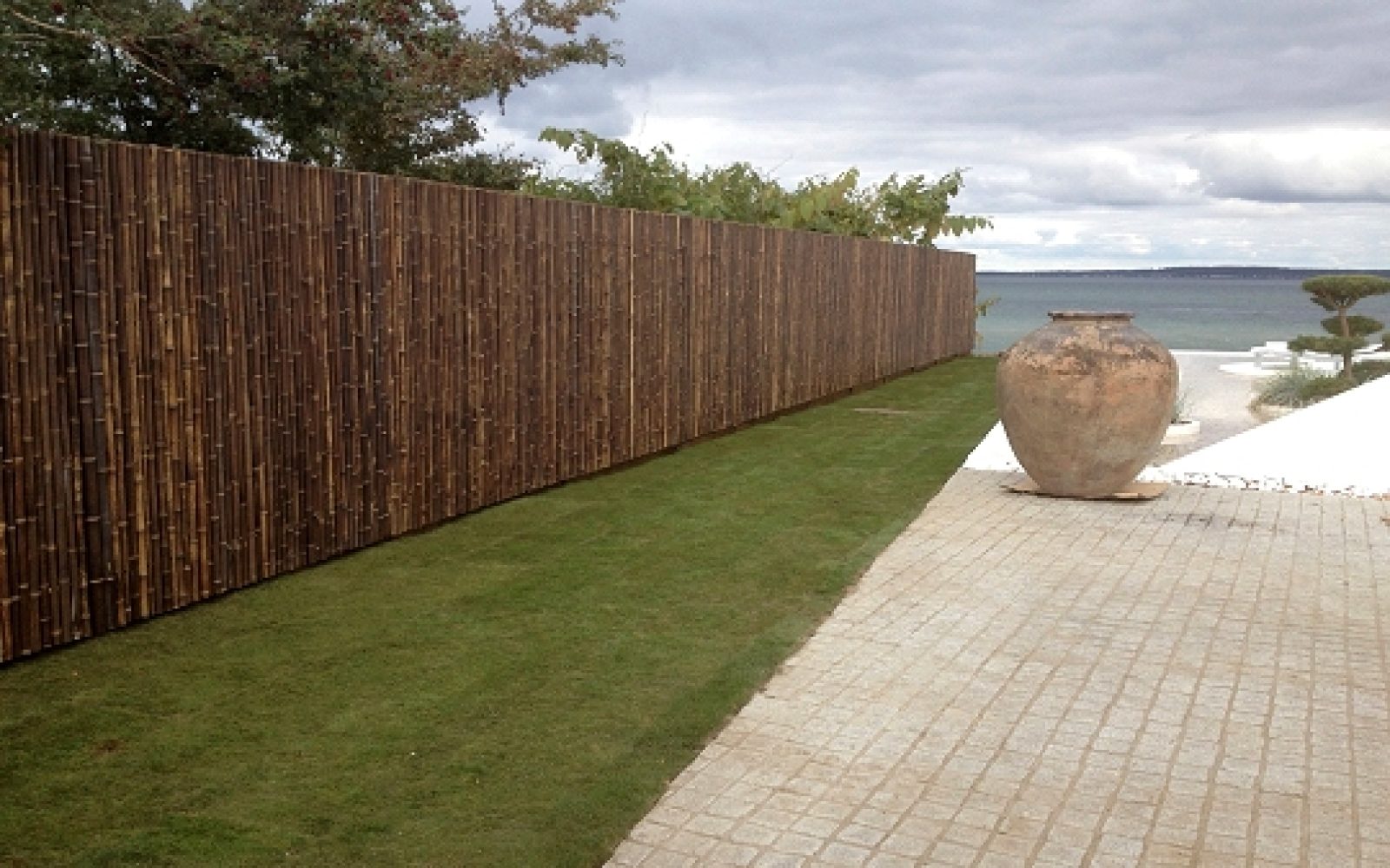 Mørk Trendline Opsat af bambusdanmark på grund i Hellebæk Nordsjælland